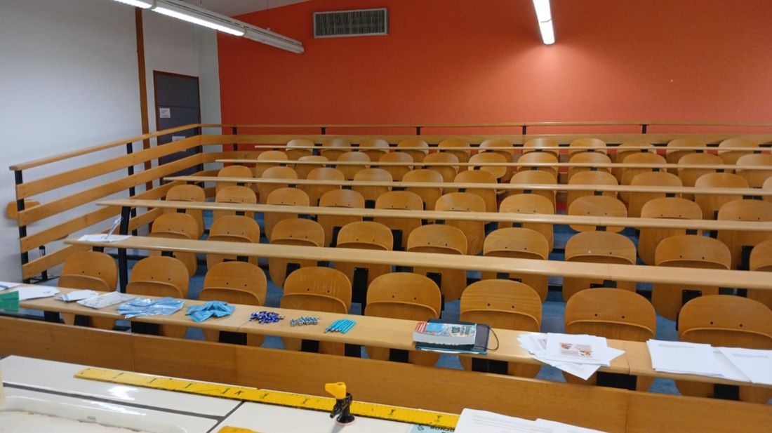 Salle préparée pour une heure mensuelle d'information UNSA